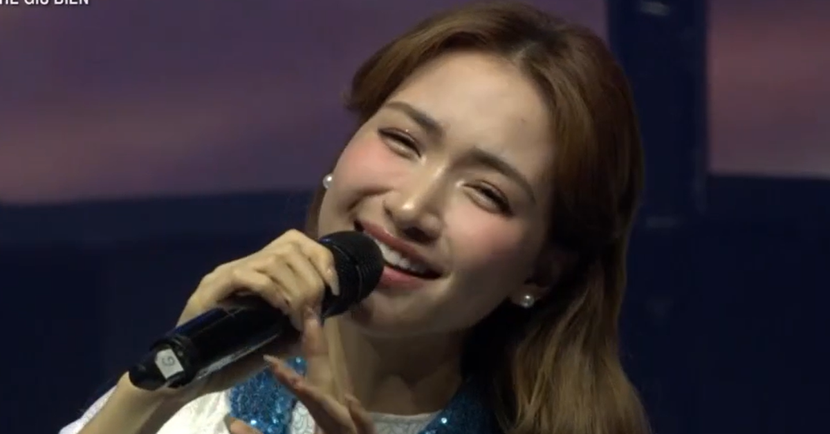 Hòa Minzy hát ca khúc Biển hát chiều nay trong chương trình 'Lời thề giữ biển'