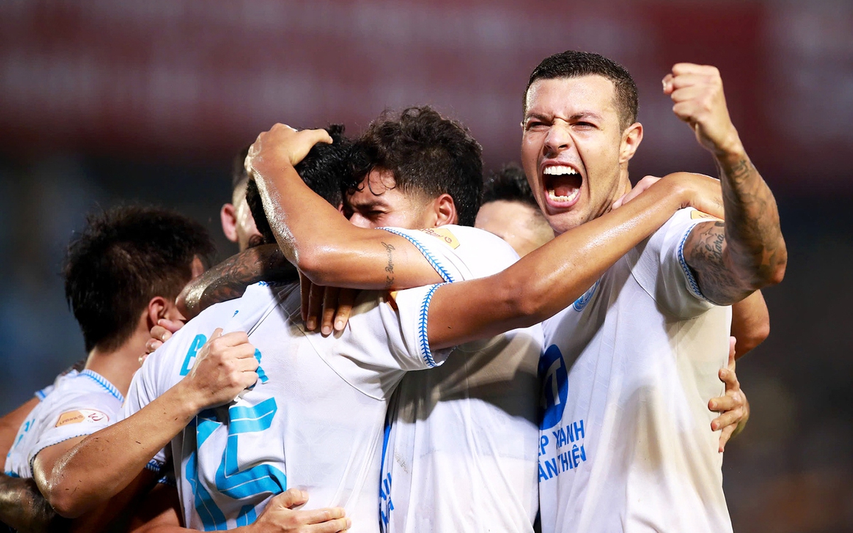 V-League 2024-2025: CLB Nam Định chạm một tay vào cúp vô địch