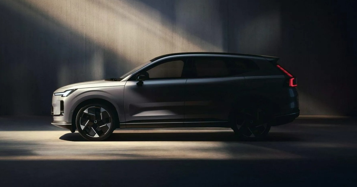 Volvo bất ngờ xác nhận có SUV XC70 mới toanh: Thiết kế quen thuộc, hybrid chạy 200km không cần xăng