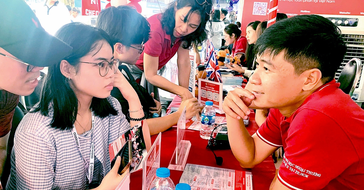 Kỳ thi tốt nghiệp THPT 2025: Có được thay đổi môn thi ngoại ngữ?