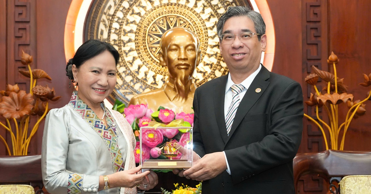 Phó bí thư Nguyễn Phước Lộc tiếp Phó chủ tịch Trung ương Mặt trận Lào xây dựng đất nước