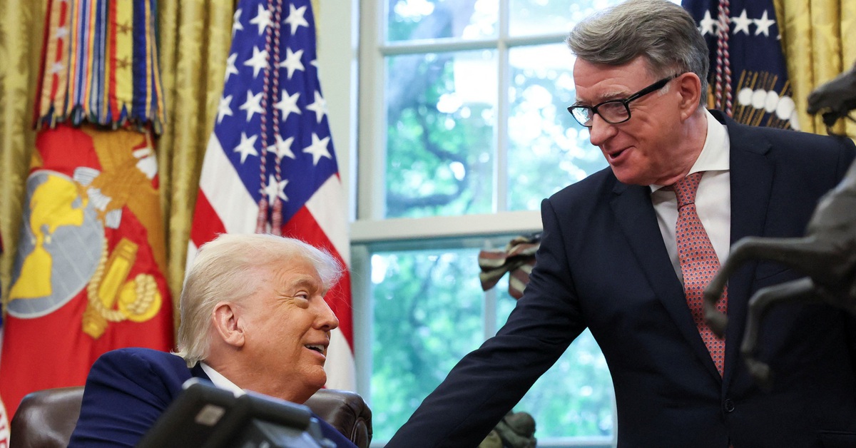 Ông Trump vui mừng khoe thỏa thuận thương mại đầu tiên