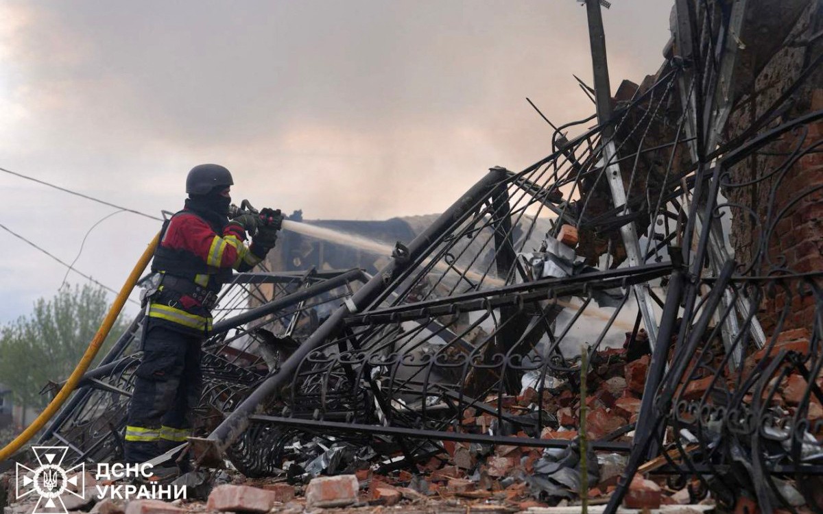 Bầu trời Ukraine yên ắng trong ngày đầu tiên của lệnh ngừng bắn