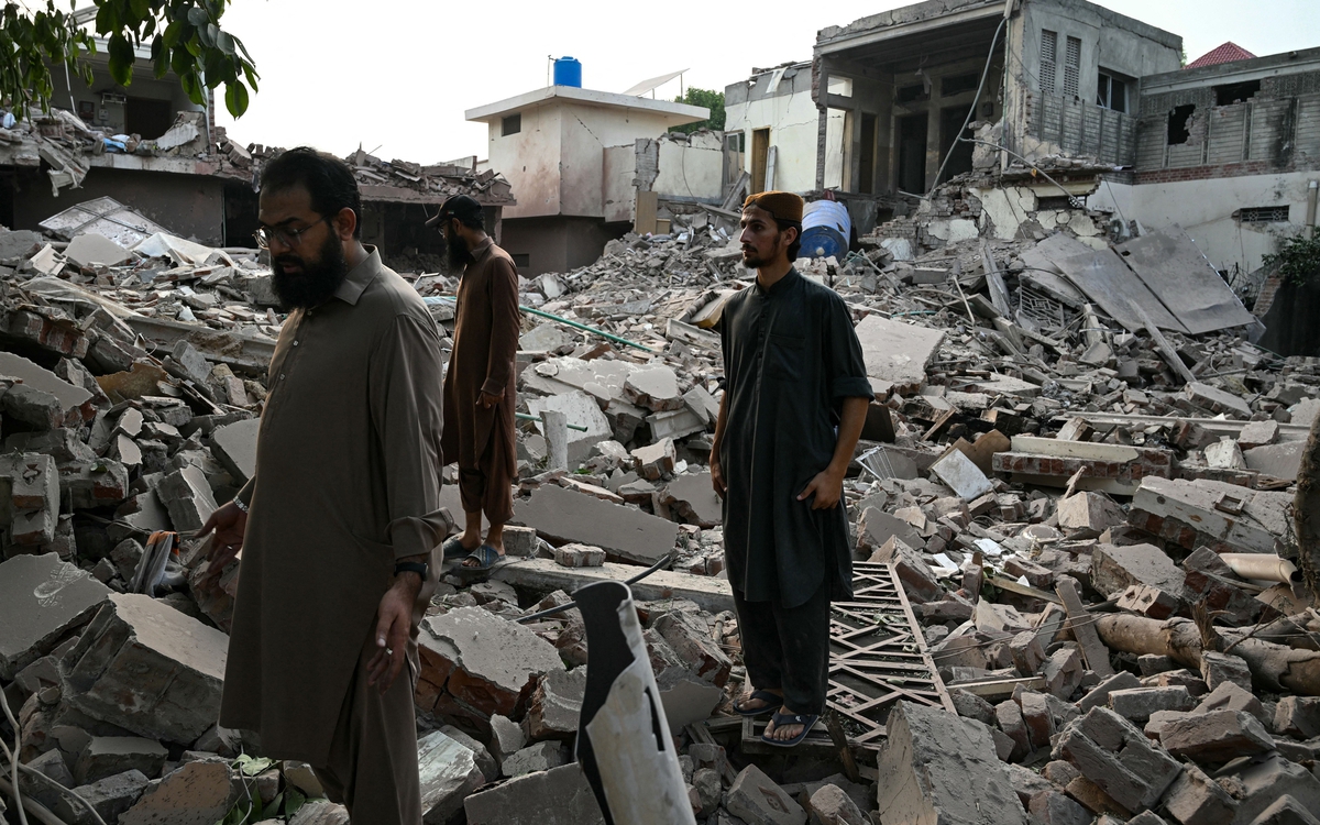 Ấn Độ lần đầu xác nhận tấn công cơ sở quân sự Pakistan