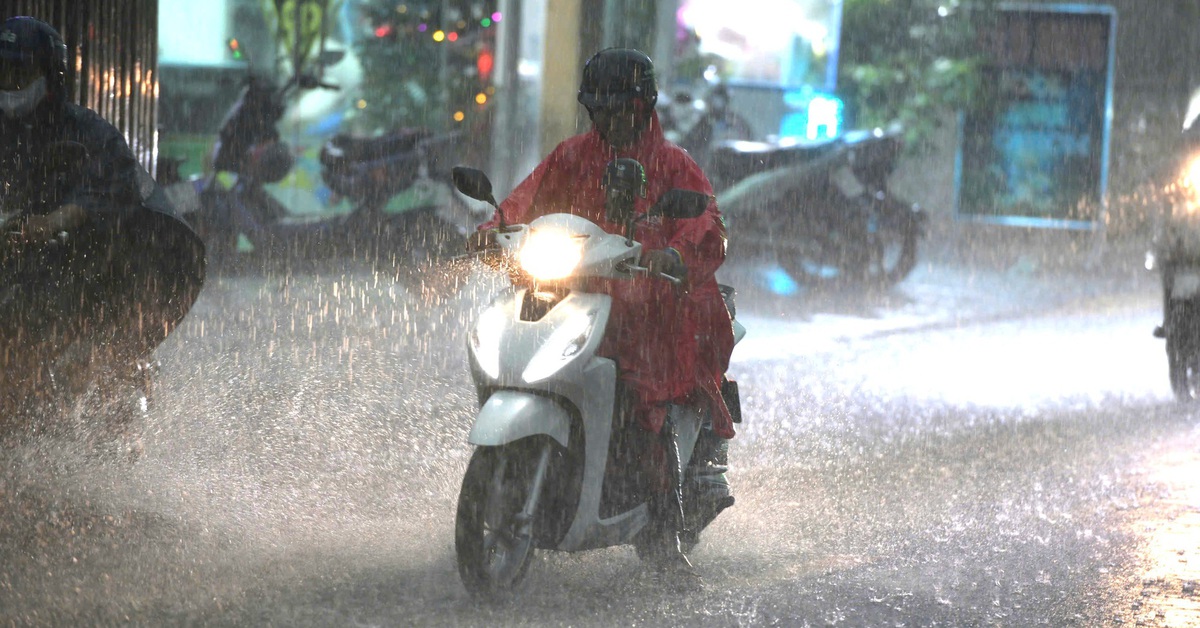 TP.HCM chính thức vào mùa mưa, đã có trận mưa gần 100mm