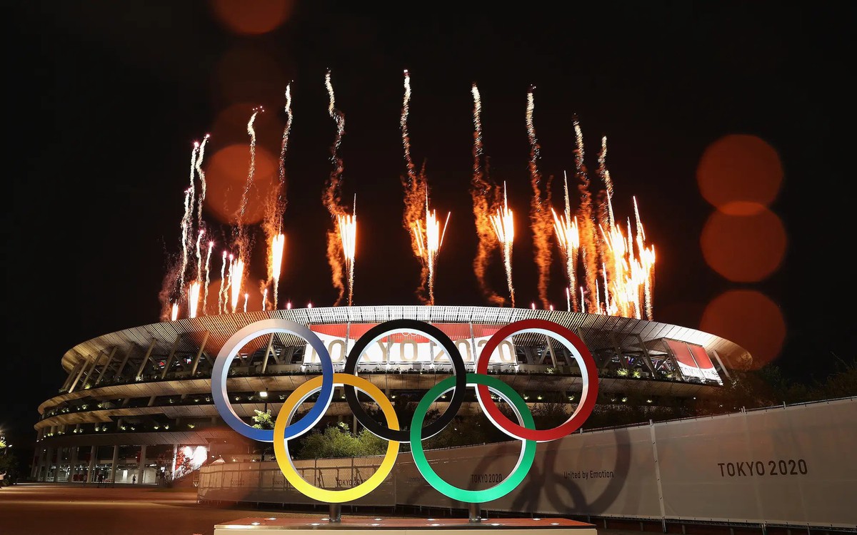 Lần đầu tiên lễ khai mạc Olympic được tổ chức trên 2 sân vận động khác nhau