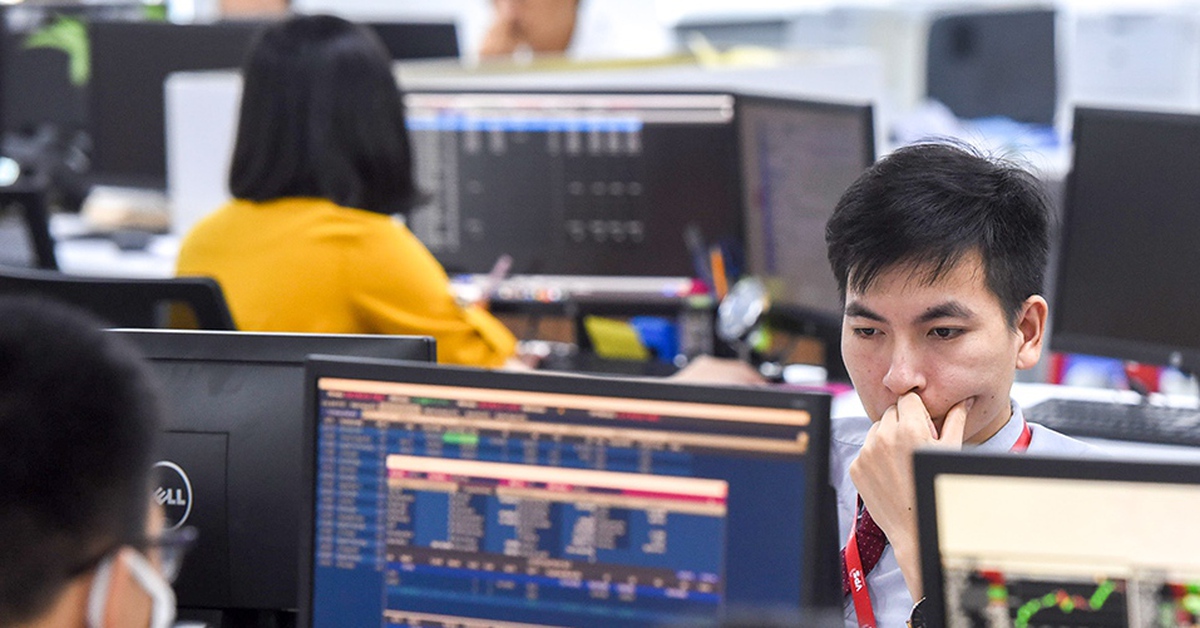 Tin tức sáng 10-5: Khối ngoại bán ròng hơn 13.228 tỉ đồng chứng khoán