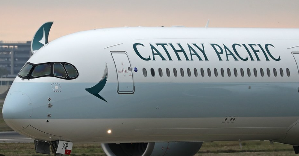 Cathay Pacific vô tình cho bé 3 tuổi uống rượu vang