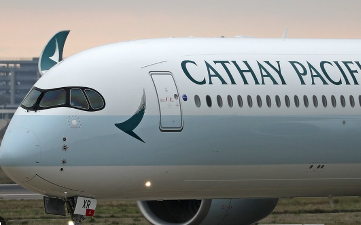 Cathay Pacific vô tình cho bé 3 tuổi uống rượu vang