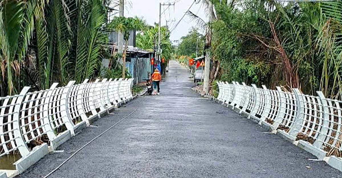 Cầu từng sụt lún ở Bình Chánh thông xe, người dân hết cảnh đi vòng 6km