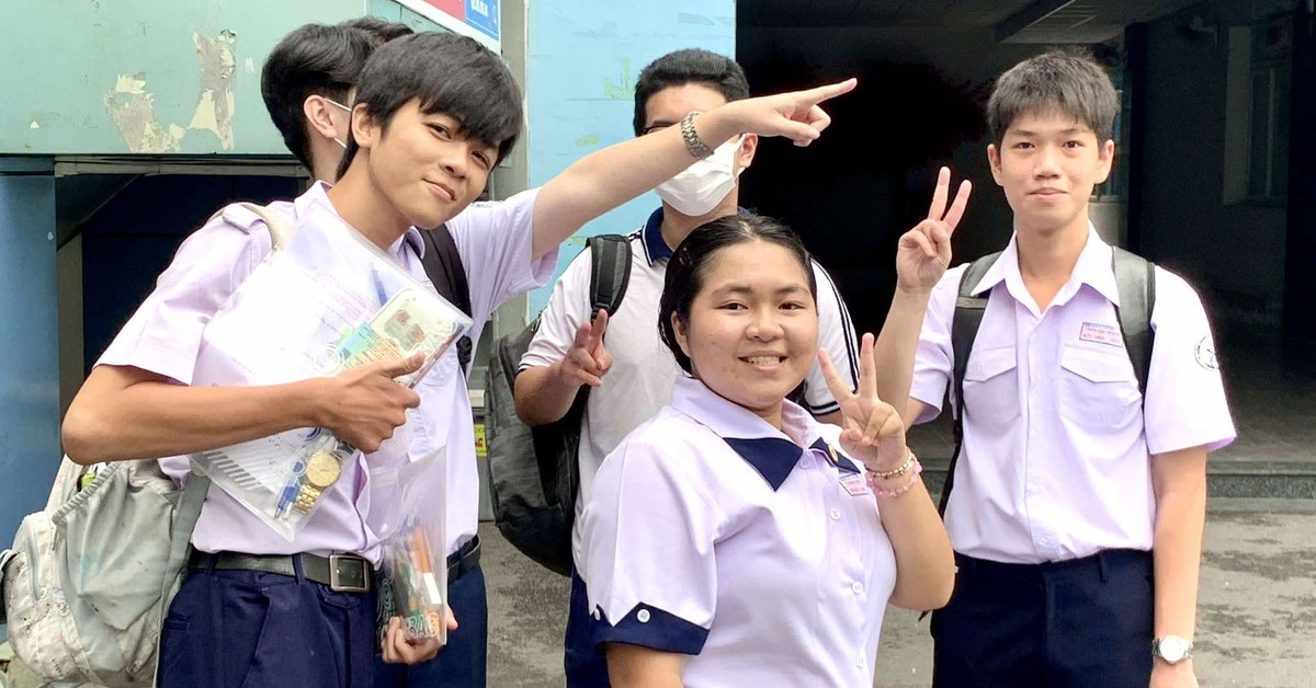 Thí sinh thoải mái vì đề thi đánh giá năng lực đợt 2 vừa sức, 16-6 công bố kết quả thi