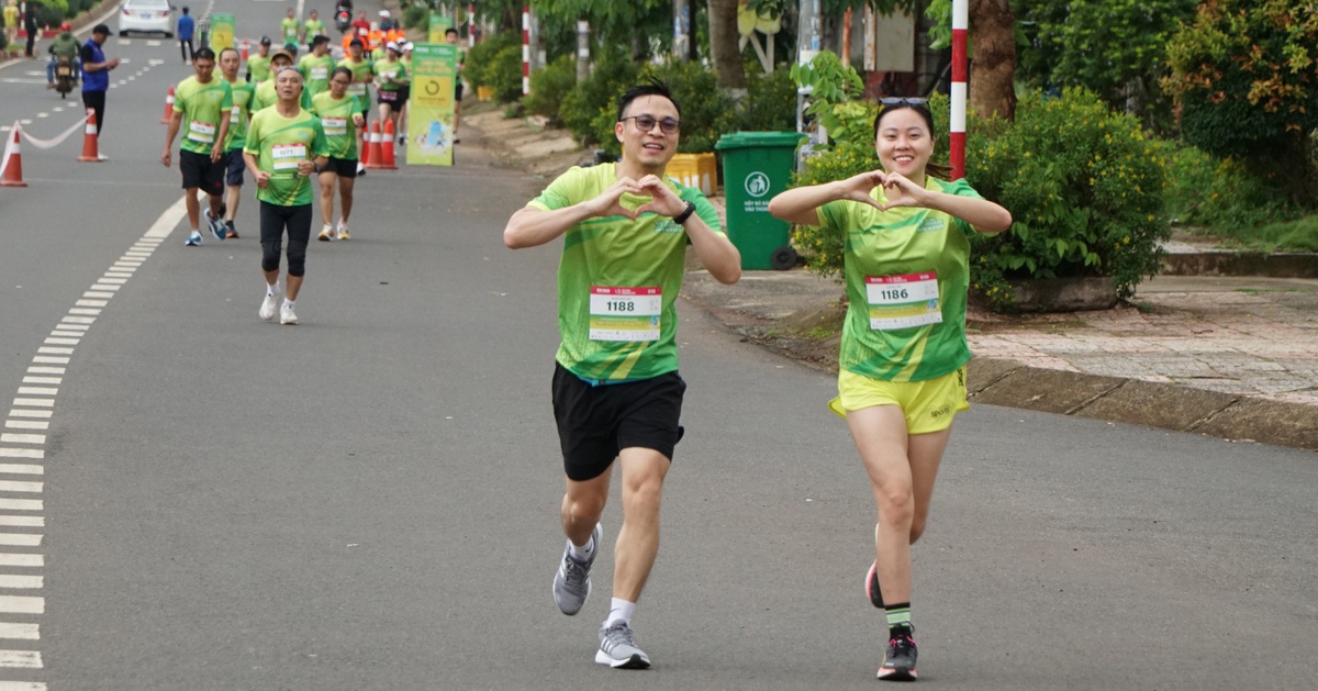 Hơn 3.000 vận động viên chạy marathon chinh phục Nam Tây Nguyên