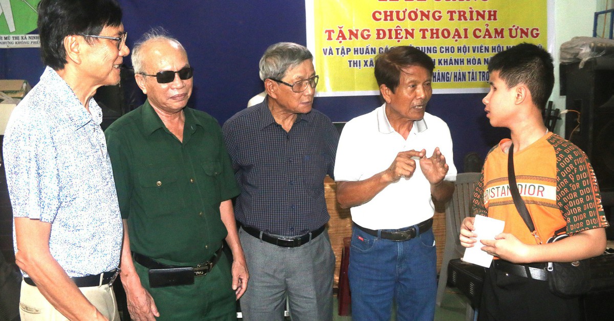 'Đôi mắt' cho người mù