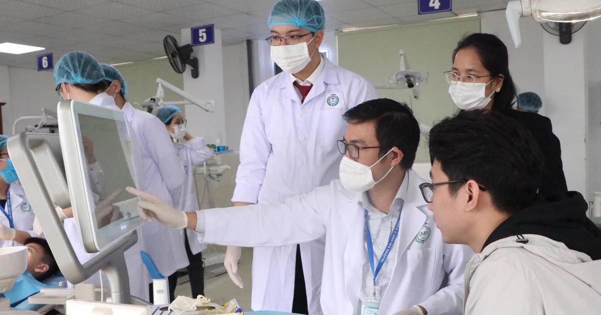 Trường đại học Y Dược lần đầu xét 2 tổ hợp có môn tiếng Anh