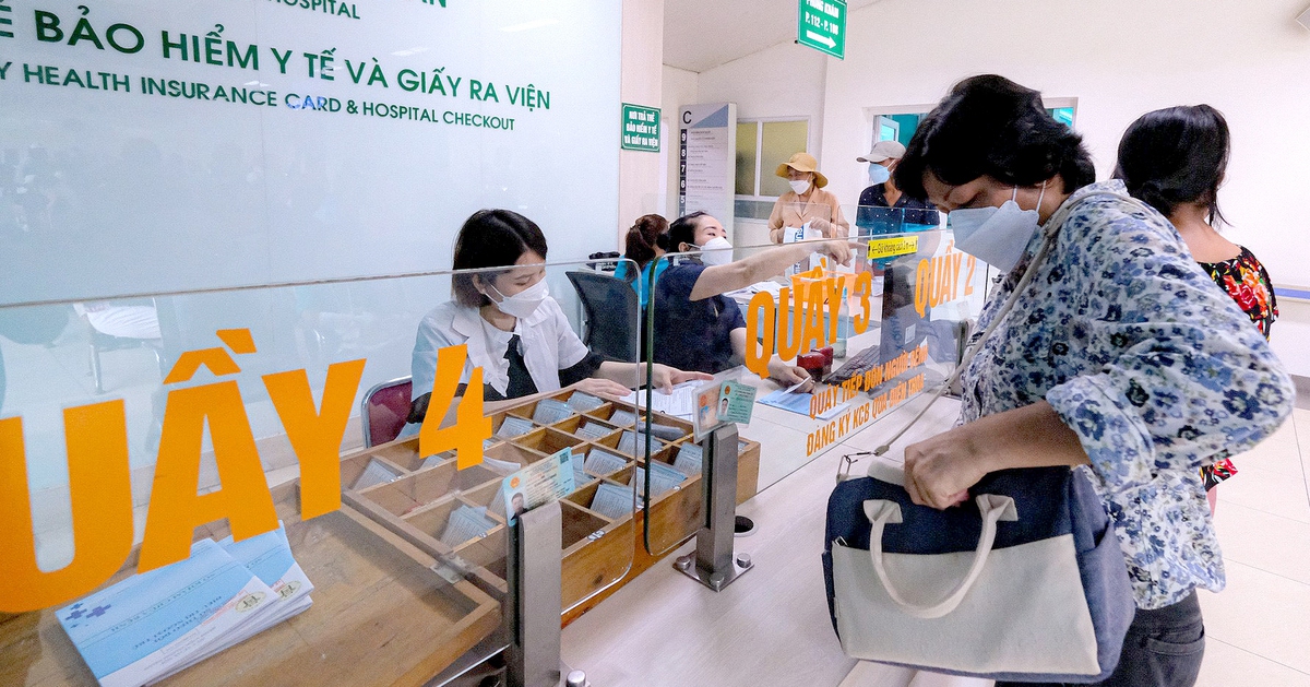 Từ 1-7, trường hợp nào tự đi khám chữa bệnh trái tuyến được hưởng 100% bảo hiểm y tế?
