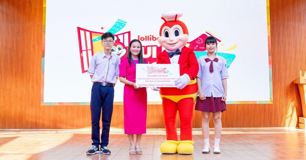 Jollibee trao 150 học bổng đến học sinh qua dự án ‘Vui Mở Tương Lai’