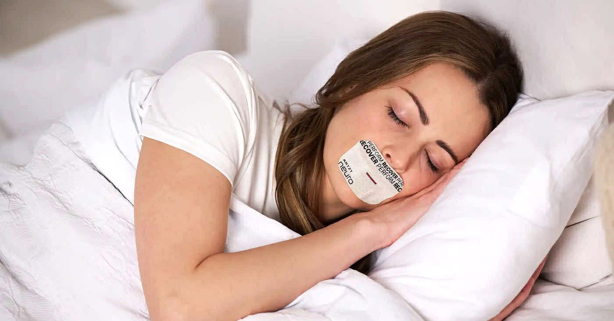 Cảnh báo trào lưu 'dán miệng' nguy hiểm trên TikTok