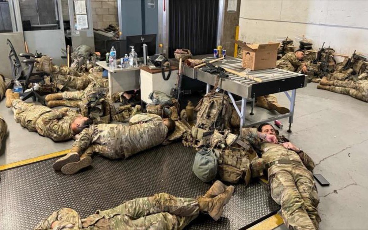 Thống đốc bang California được 'minh oan' về bức ảnh vệ binh quốc gia Mỹ phải ngủ trên sàn nhà