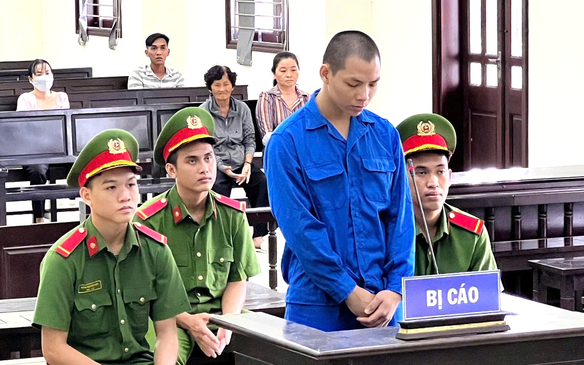 Bị 4 người vây đánh nên dùng dao tấn công lại khiến 1 người chết, lãnh 18 năm tù