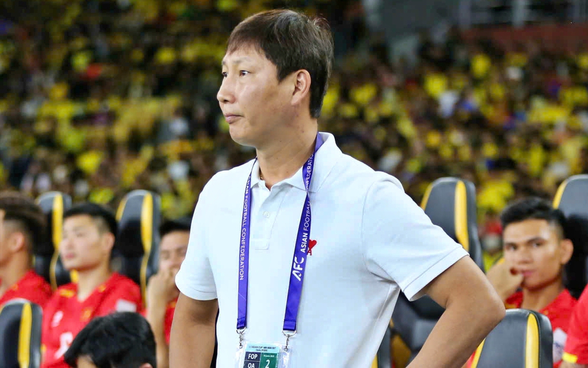 Truyền thông Hàn Quốc vẫn đặt niềm tin vào HLV Kim Sang Sik