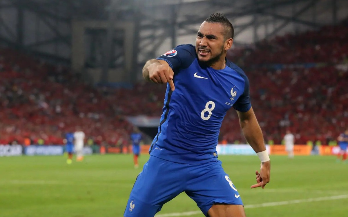 Siêu sao bóng đá Pháp Dimitri Payet thất nghiệp vì bị tố làm nhục bạn gái