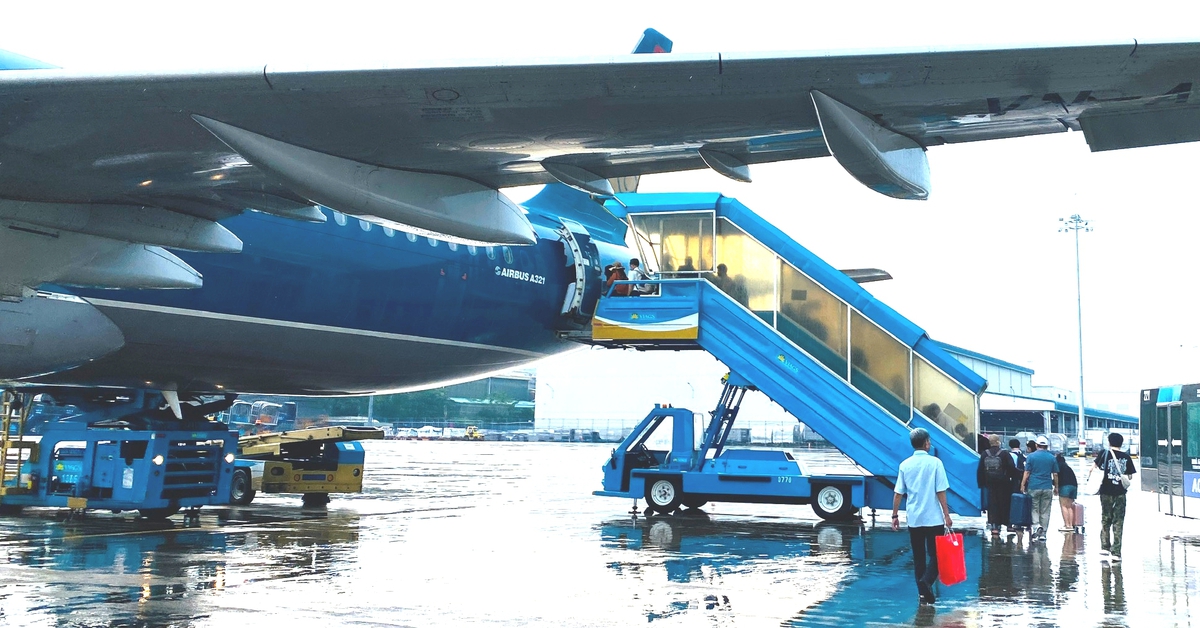 Nhiều chuyến bay tới Đà Nẵng buộc phải chuyển hướng, hủy chuyến do bão số 1