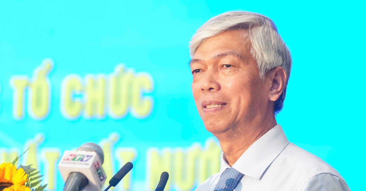 'Ấn tượng hình ảnh hàng trăm ngàn người xuống đường hân hoan chào mừng 50 năm'