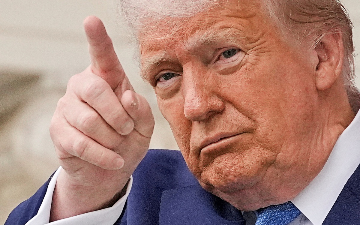 Ông Trump: Đòn tấn công tiếp theo nhằm vào Iran sẽ 'tàn bạo hơn nữa'