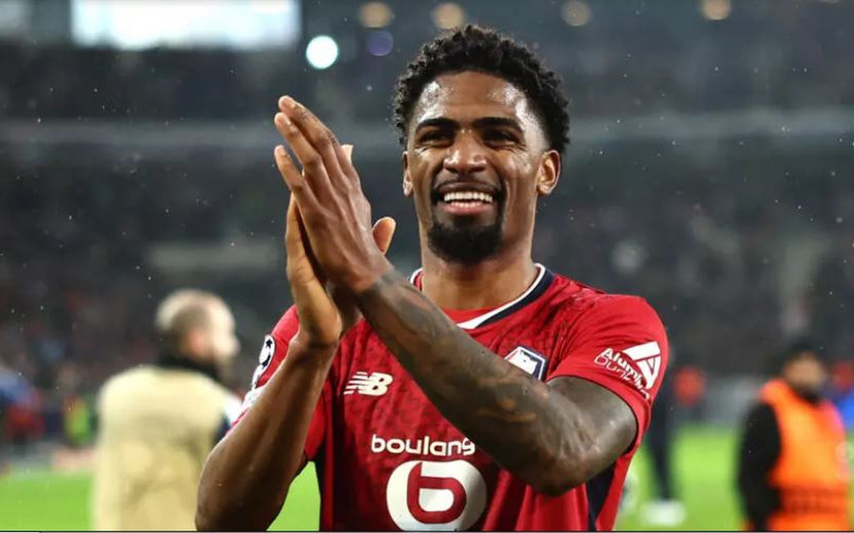 Từ người gom rác trở thành trụ cột tuyển Brazil