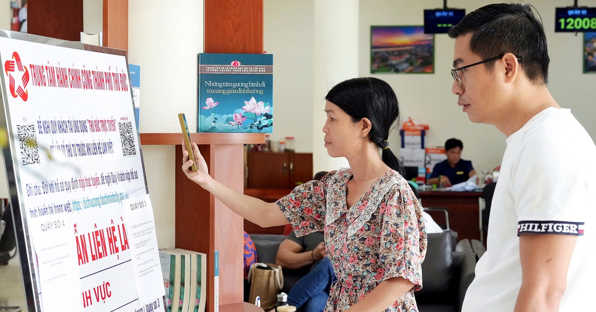 Thủ tướng: Triển khai chính quyền hai cấp không để ngắt quãng, lập đường dây nóng hỗ trợ