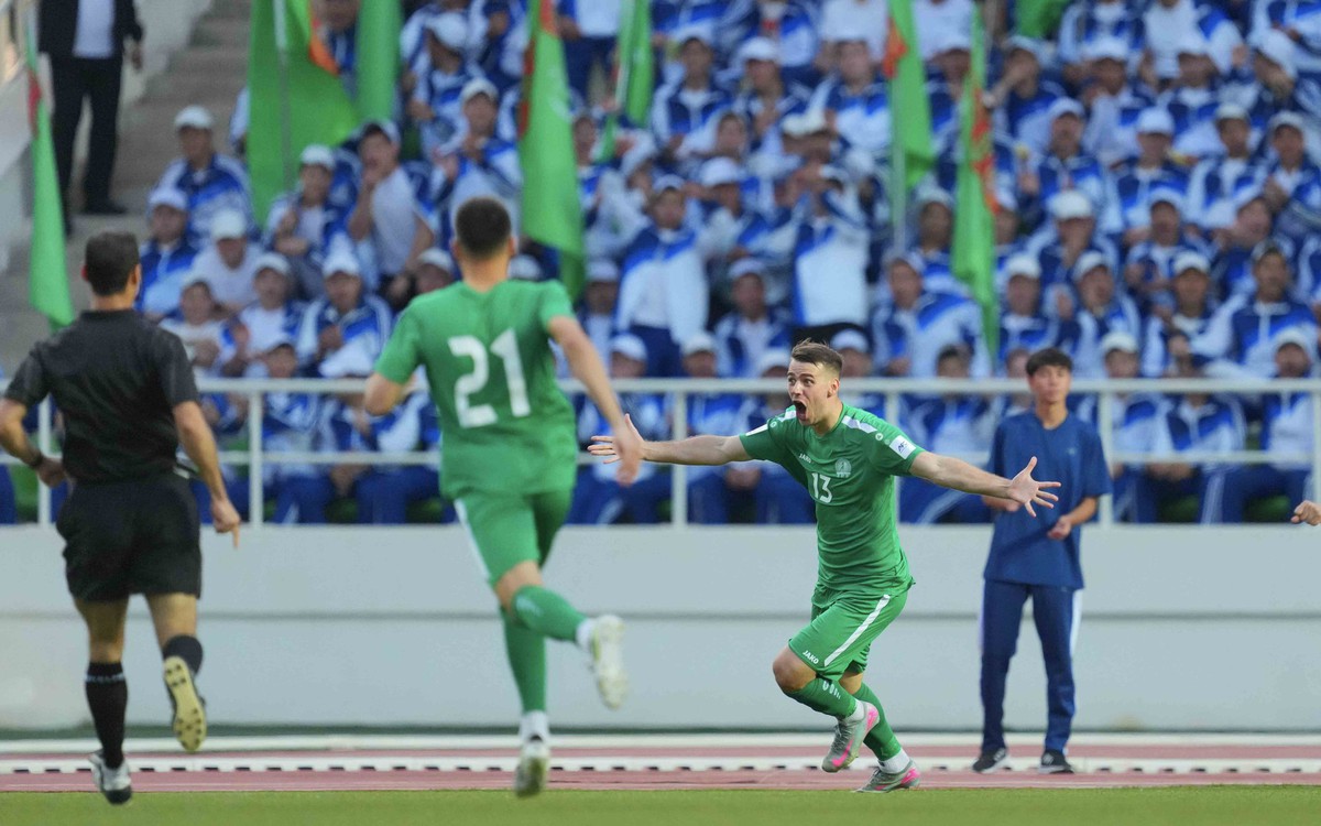 AFC chính thức 'khai tử' sân cỏ nhân tạo ở các giải đấu
