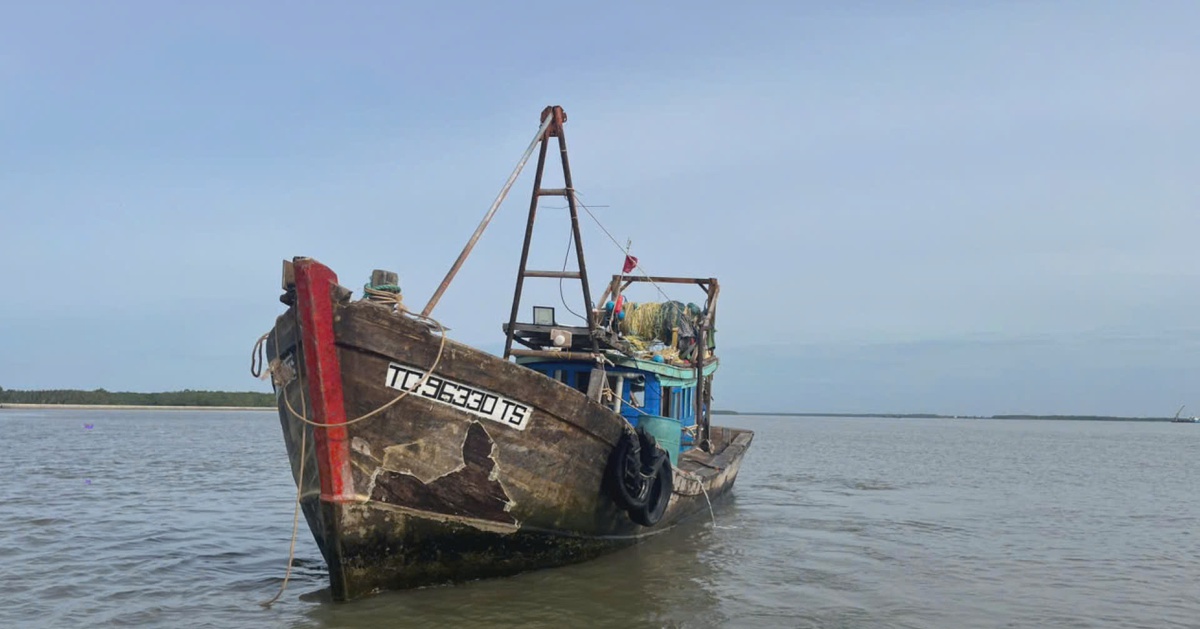Người đàn ông sống sót sau 15 giờ trên biển nhờ bám vào trụ điện gió
