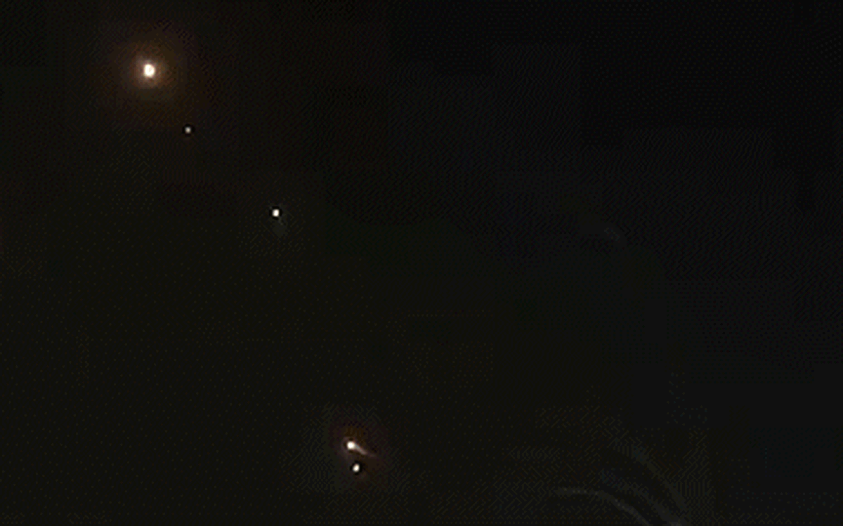 Nhiều tiếng nổ liên tiếp ở cả thủ đô Tehran và Tel Aviv, Israel và Iran đang đánh trả nhau dữ dội