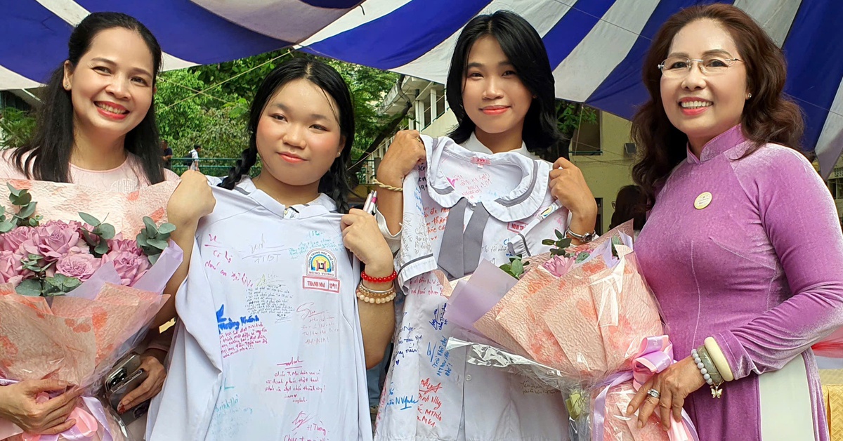 Lễ tri ân và trưởng thành tại Trường THPT Hùng Vương: Nếu em không phải là người xuất sắc…