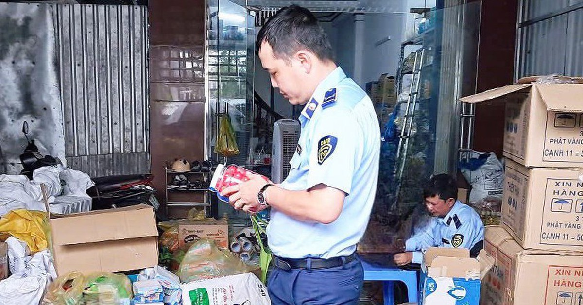 Chống buôn lậu, hàng giả 15-6: Phát hiện nhiều bánh kẹo, táo đỏ không có nguồn gốc, xuất xứ