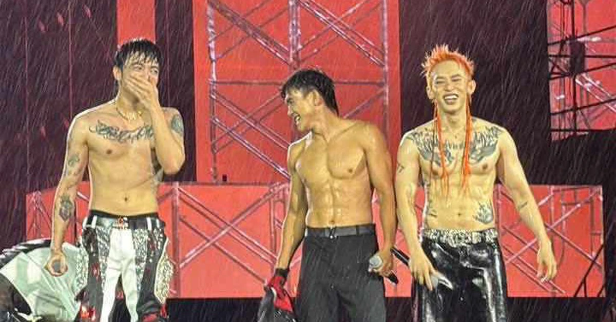 Concert Anh trai vượt ngàn chông gai trong mưa lớn, kêu gọi khán giả 'tắm mưa'