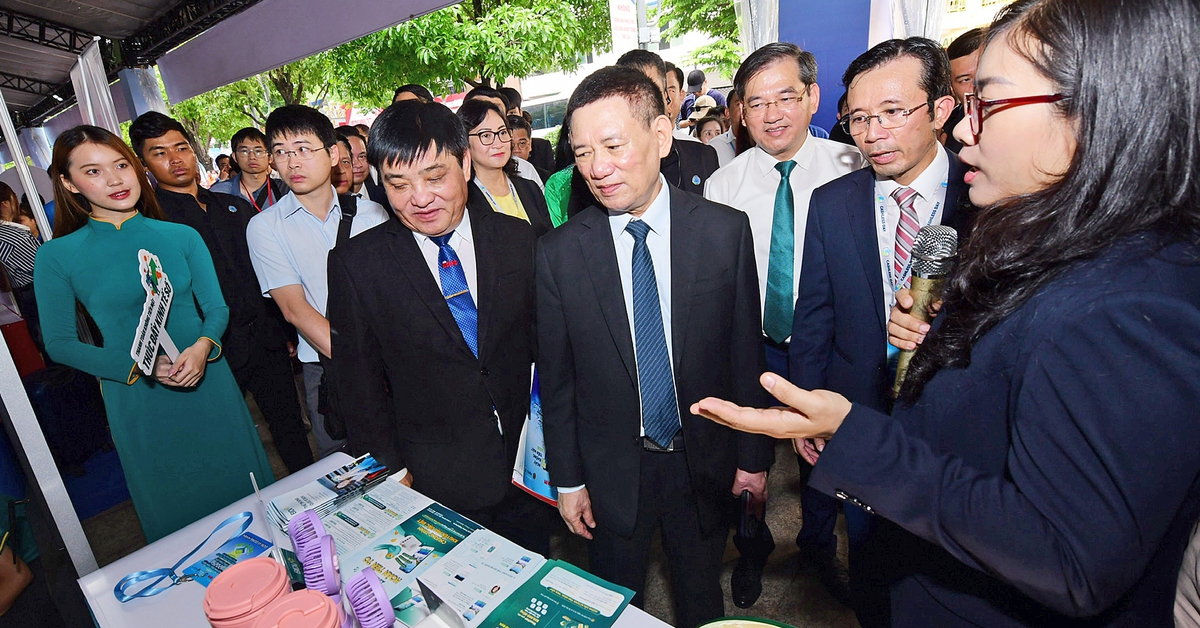 BIDV: Thanh toán không dùng tiền mặt 'cứu nguy' cho môi trường