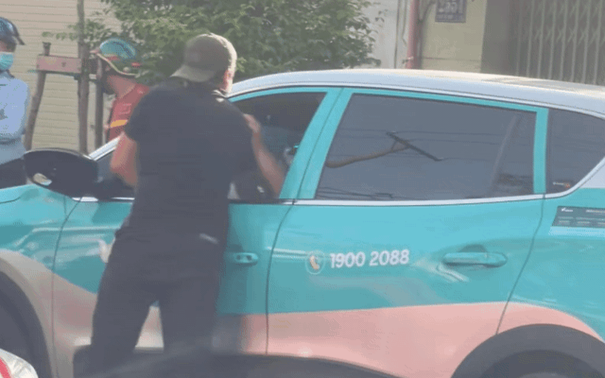 Xác minh clip tài xế taxi công nghệ bị hai người đàn ông đánh tới tấp ở quận 8