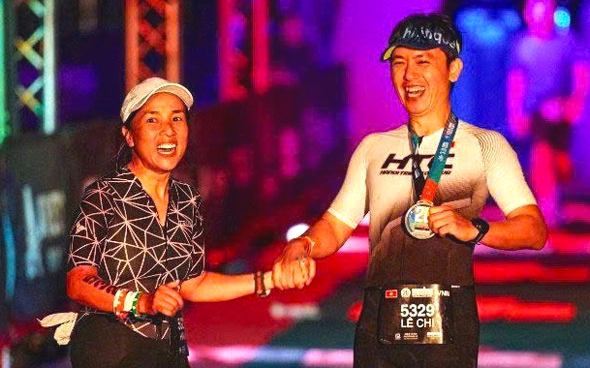 Hạnh Phúc: Vợ chồng 'người sắt' chạy khắp thế gian