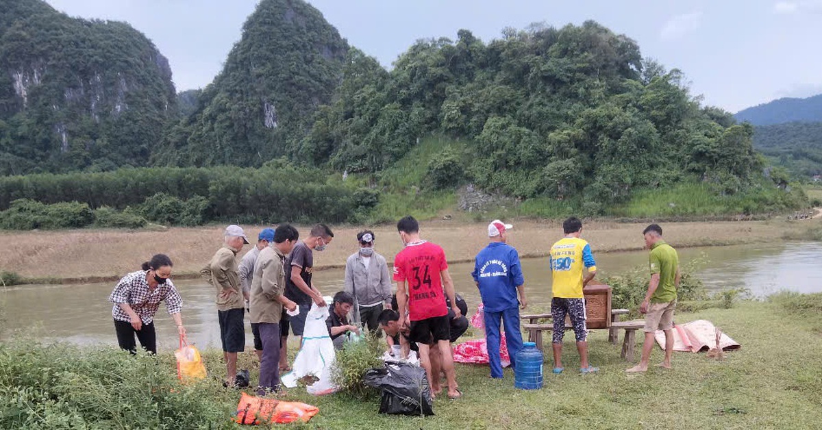 Tìm thấy thi thể 2 chị em mất tích khi đi bắt ếch trong mưa lũ dị thường