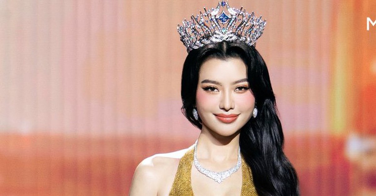 Lần đầu á hậu có sân khấu final walk tại Miss Cosmo Vietnam
