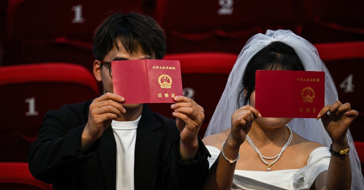Trung Quốc: Muốn ly hôn, có thể phải thuê người... đặt lịch