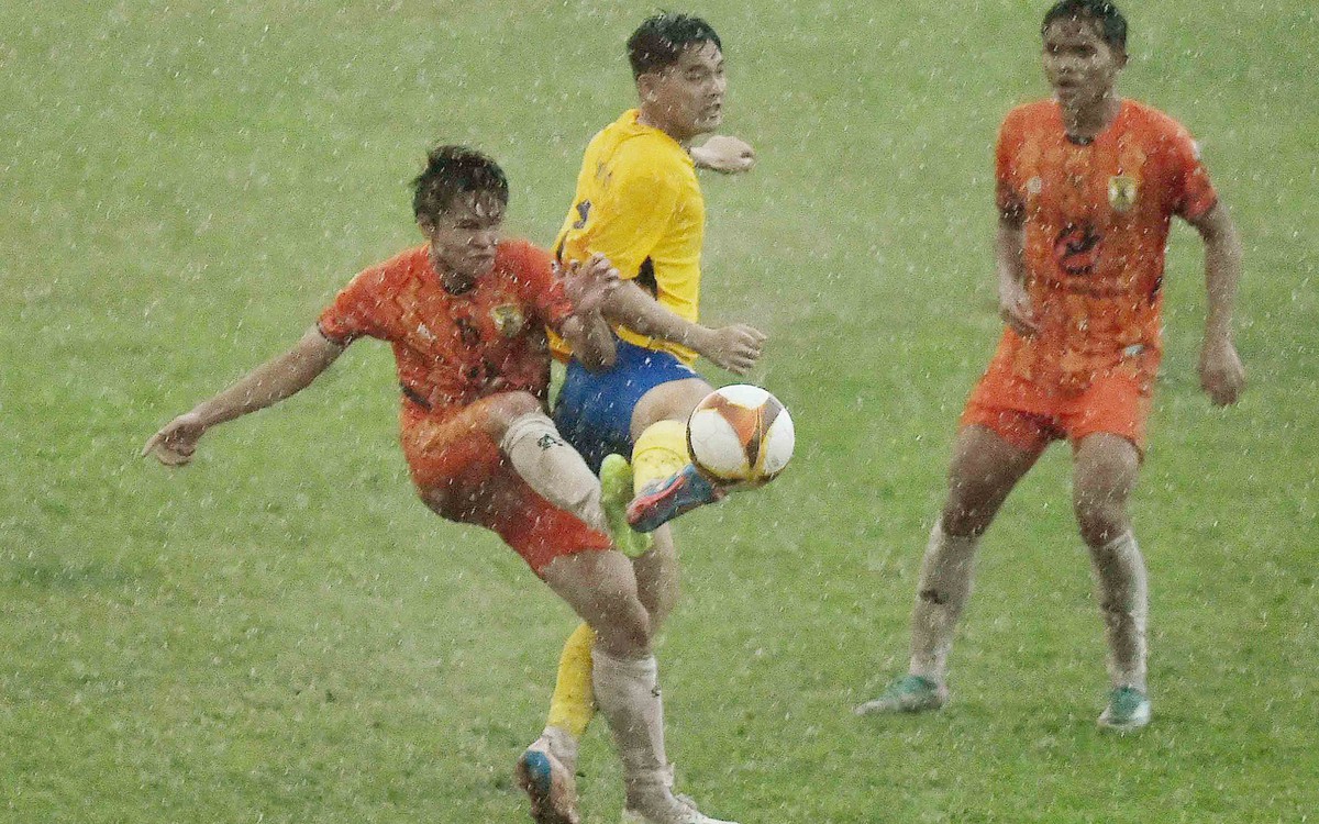 Hy hữu: VFF cho trận đấu đá thêm 7 phút vào lúc... 9h30 sáng hôm sau