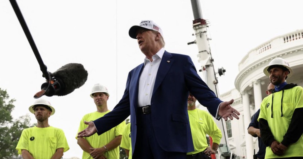 Ông Trump lấp lửng chuyện can thiệp quân sự vào Iran