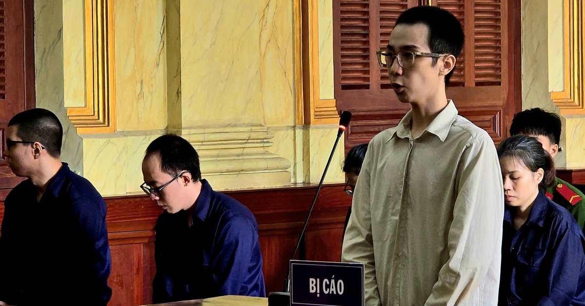 Giao dịch viên chiếm đoạt hơn 5 tỉ đồng của ngân hàng để ‘làm nhiệm vụ’, lãnh 20 năm tù