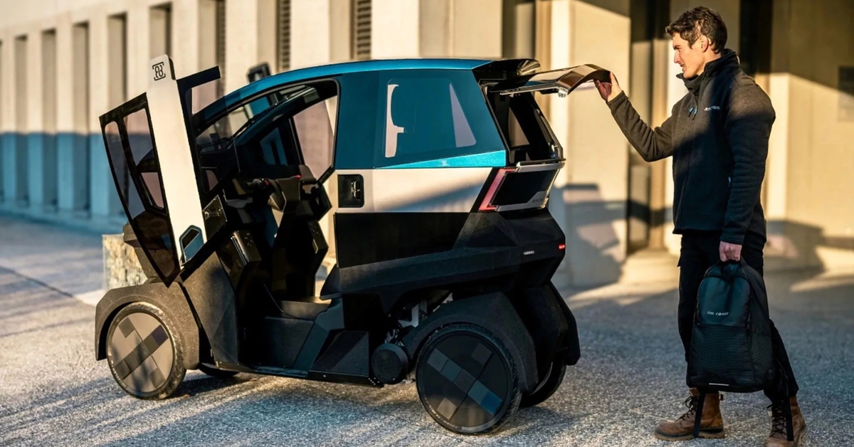 Ô tô điện mini chỉ to như xe máy, thiết kế 'mượn' Cybertruck, cửa như Lamborghini, chạy 200km/sạc
