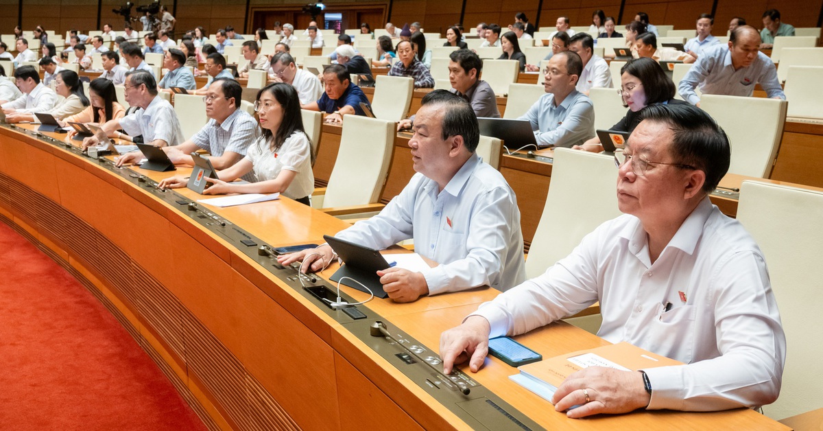 Quốc hội thông qua luật buộc xe điện, vật liệu xây dựng dán nhãn năng lượng