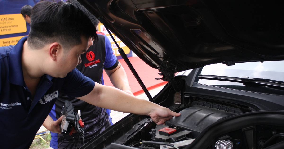 Sôi động ngày hội bảo dưỡng ô tô 0 đồng, giao lưu kinh nghiệm làm gara và trạm sạc xe điện