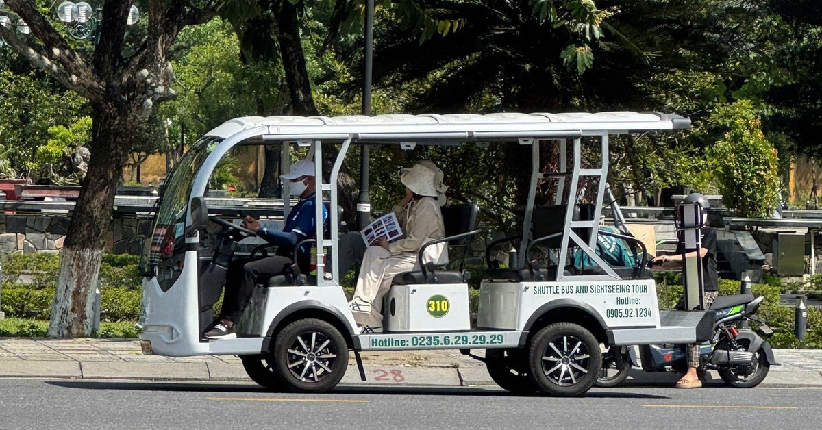 Sở Xây dựng Quảng Nam nói gì về việc lắp biển báo 30km/h để xe điện tồn tại ở Hội An?