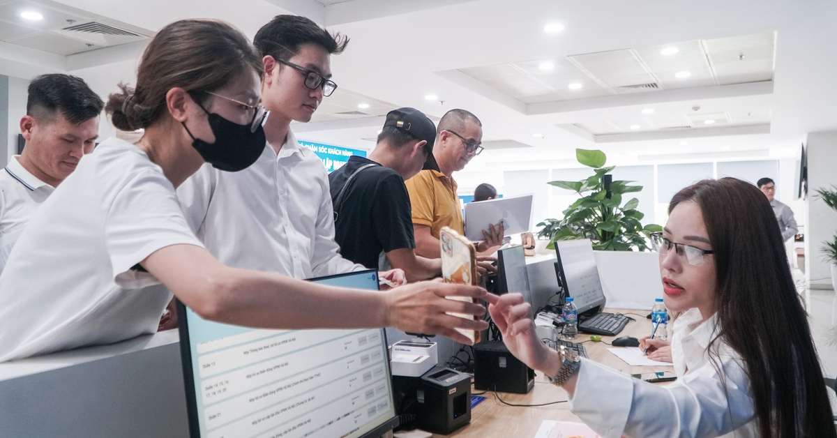 Bất ngờ với cảnh vắng vẻ lúc 5h sáng tại nơi người dân từng xếp hàng dài chờ làm thủ tục hành chính